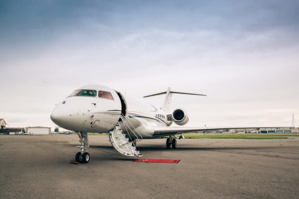 private jet charter - mid-size private jet